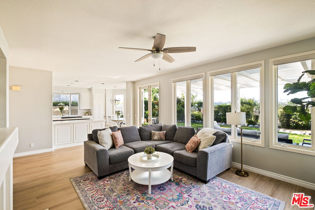 3728 Camino Codorniz