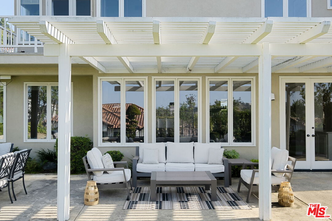 3728 Camino Codorniz