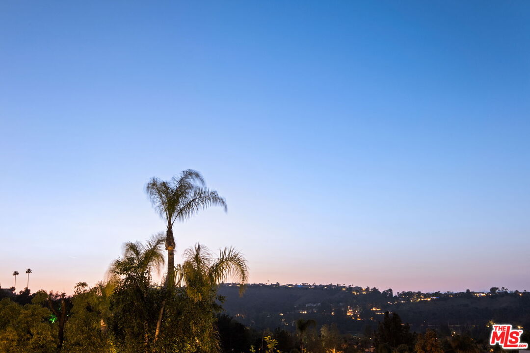 3728 Camino Codorniz