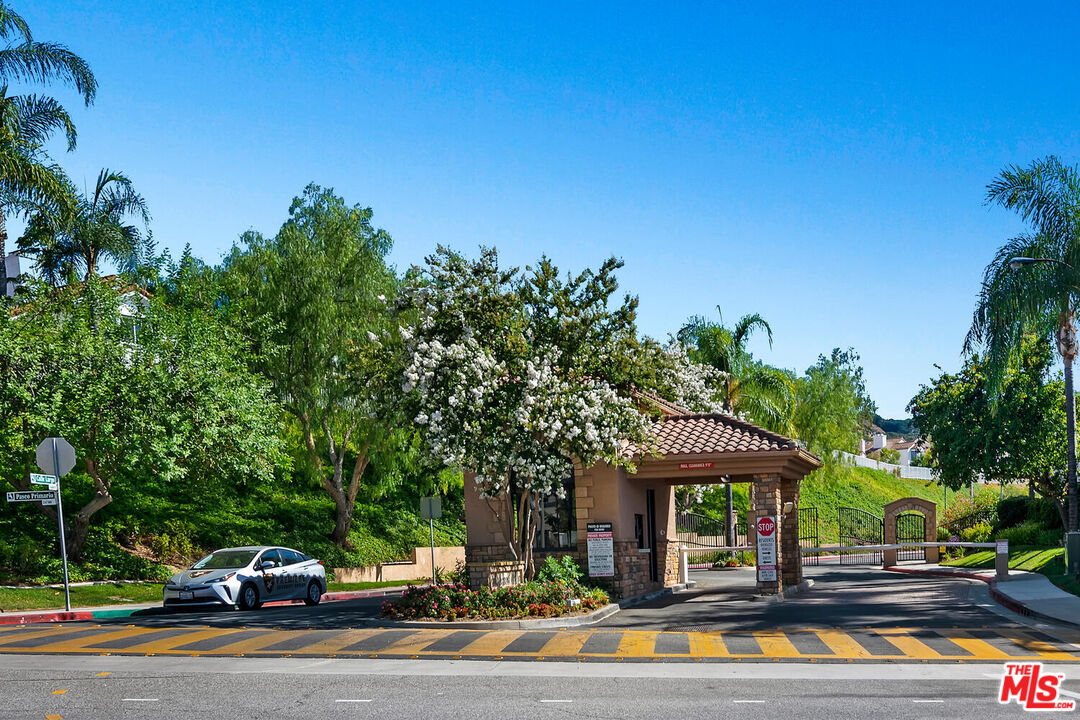 3728 Camino Codorniz