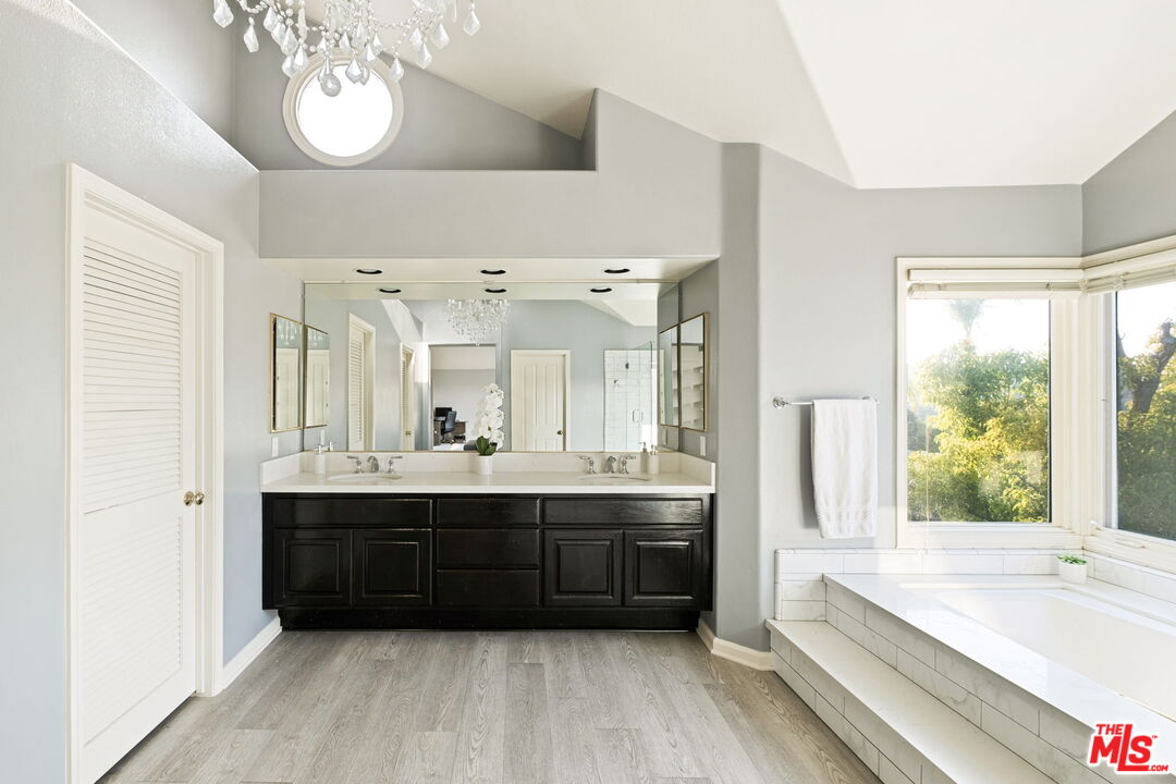 3728 Camino Codorniz