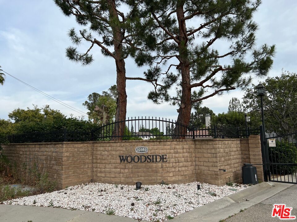 20840 Community St Unit: 13