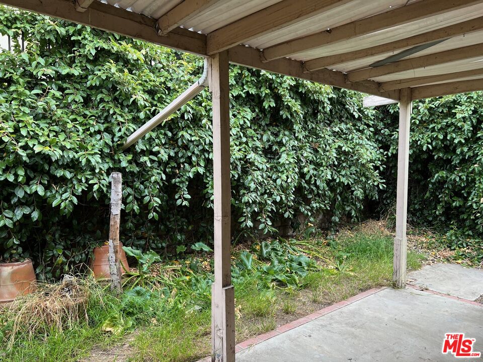 20840 Community St Unit: 13