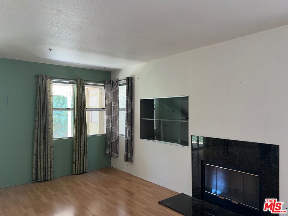 20840 Community St Unit: 13