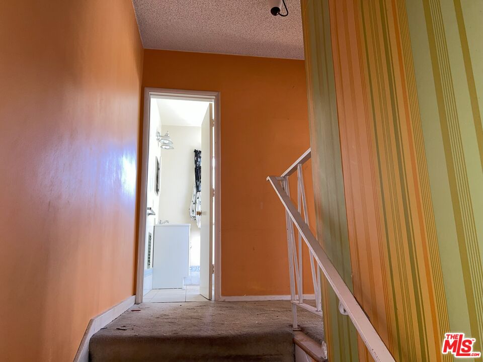 3632 Amesbury Rd