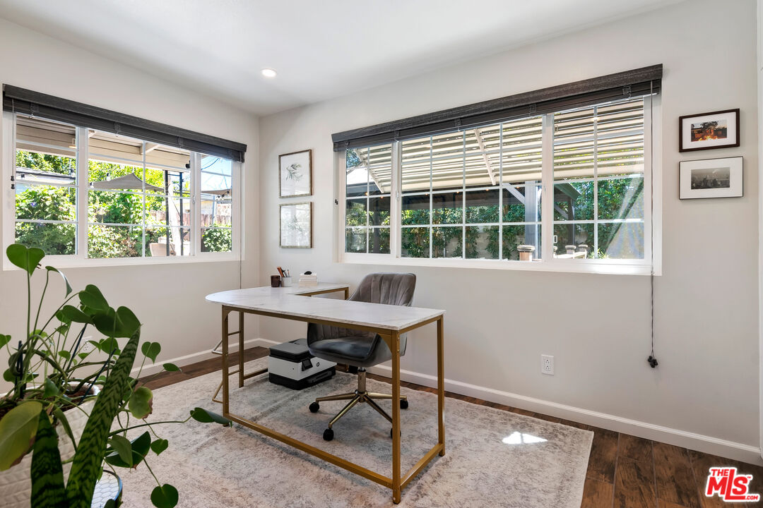 19032 Schoolcraft St