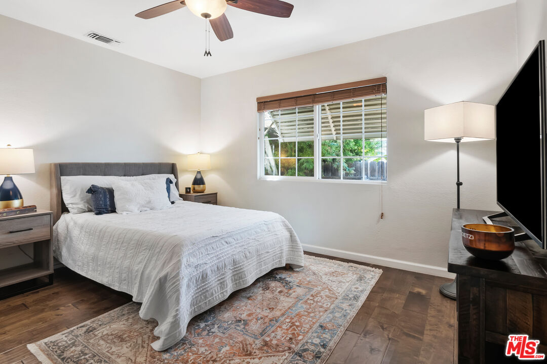 19032 Schoolcraft St