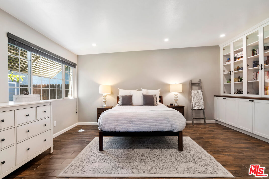 19032 Schoolcraft St