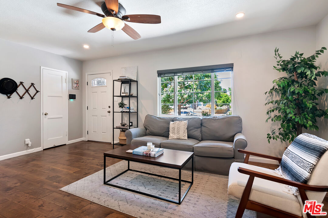 19032 Schoolcraft St