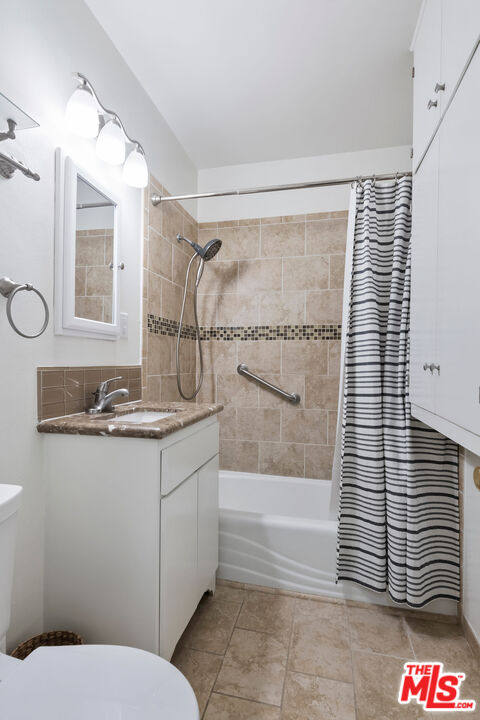 19032 Schoolcraft St