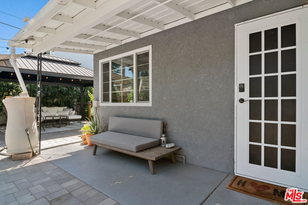 19032 Schoolcraft St