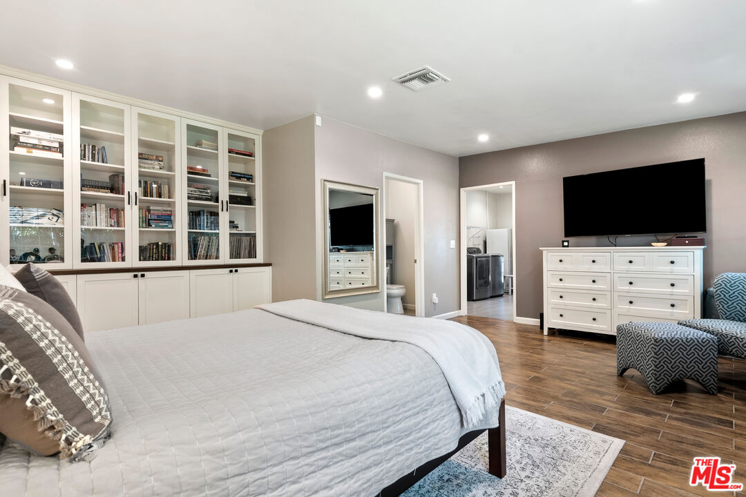 19032 Schoolcraft St