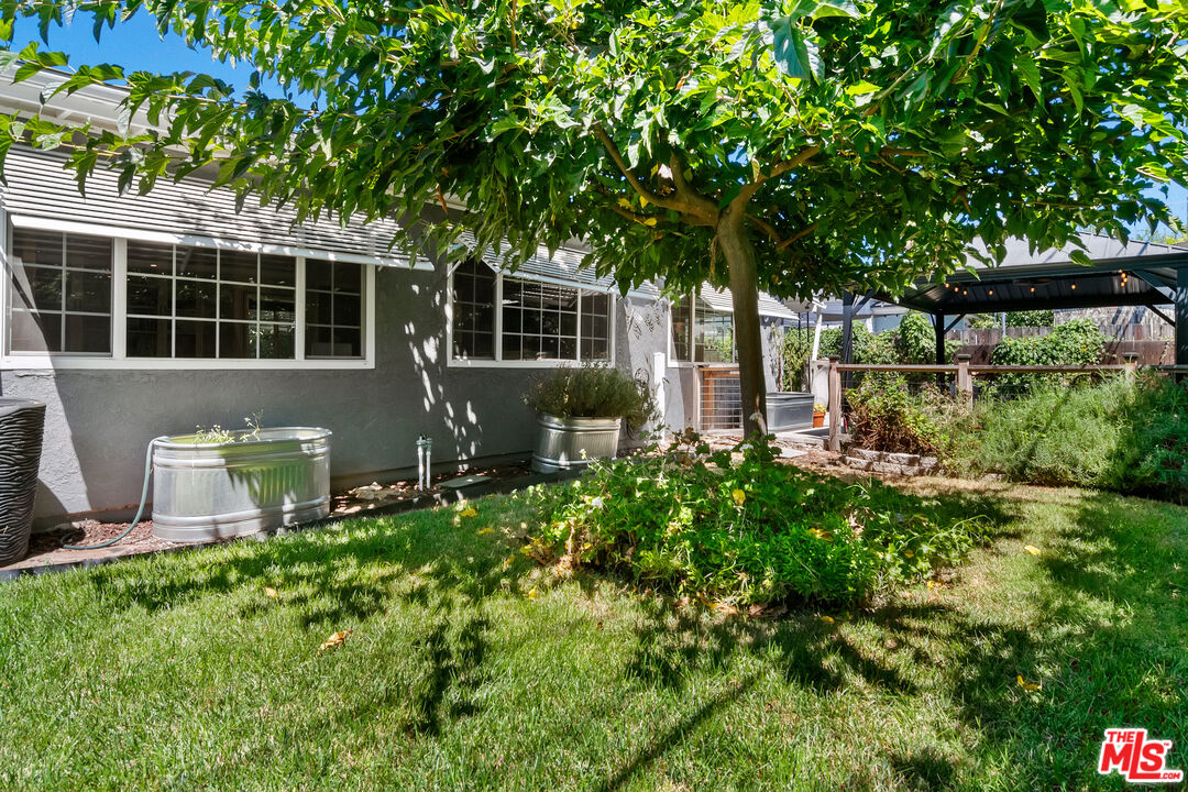 19032 Schoolcraft St