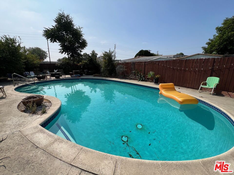 9189 Cayuga Ave