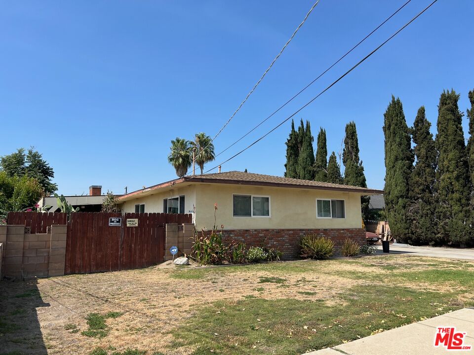 9189 Cayuga Ave