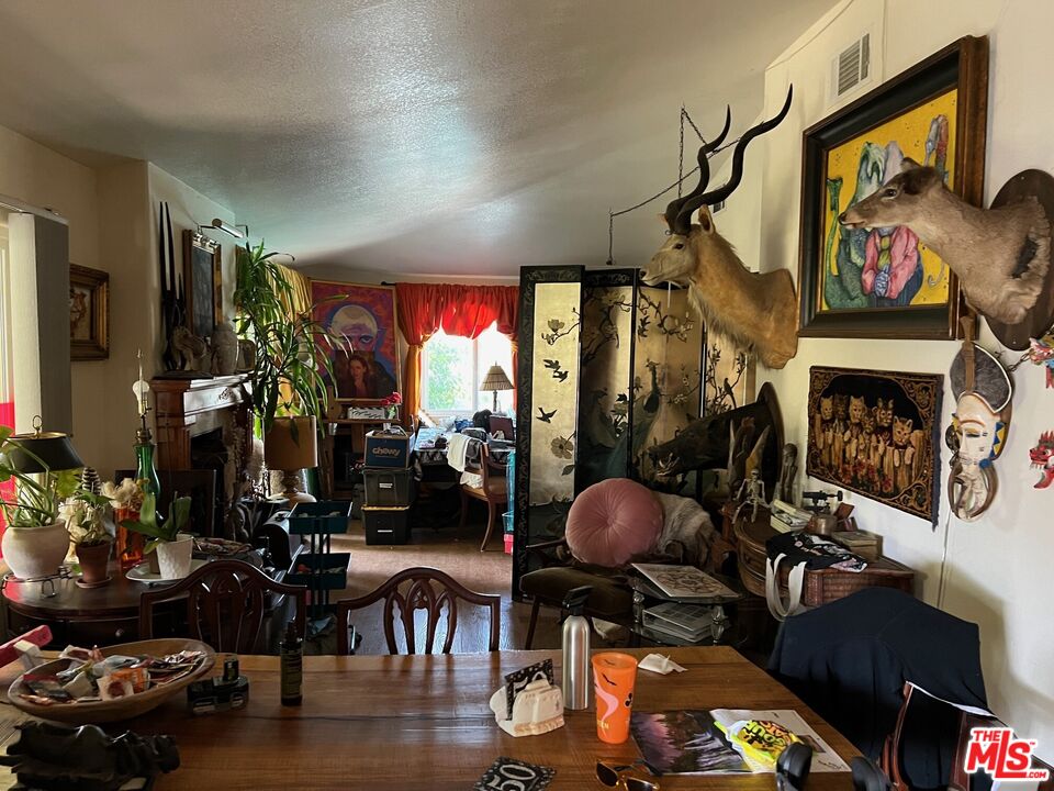 9189 Cayuga Ave
