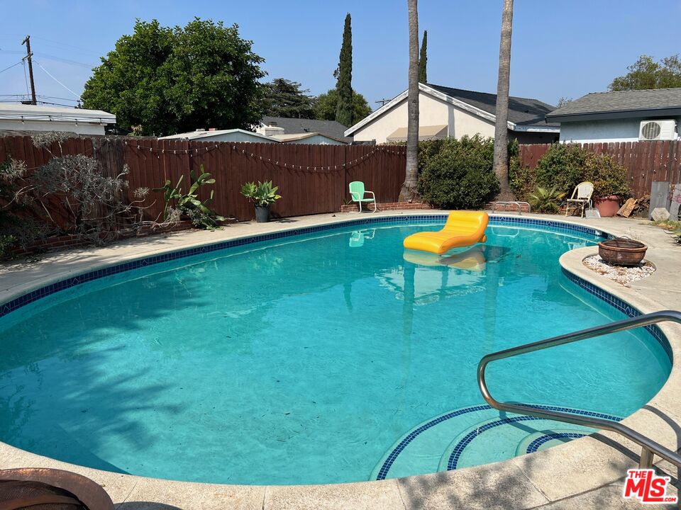 9189 Cayuga Ave