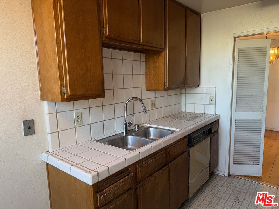 222 S Central Ave Unit: 119