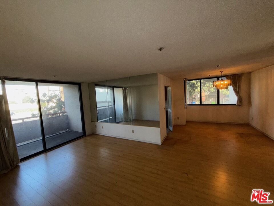 222 S Central Ave Unit: 119