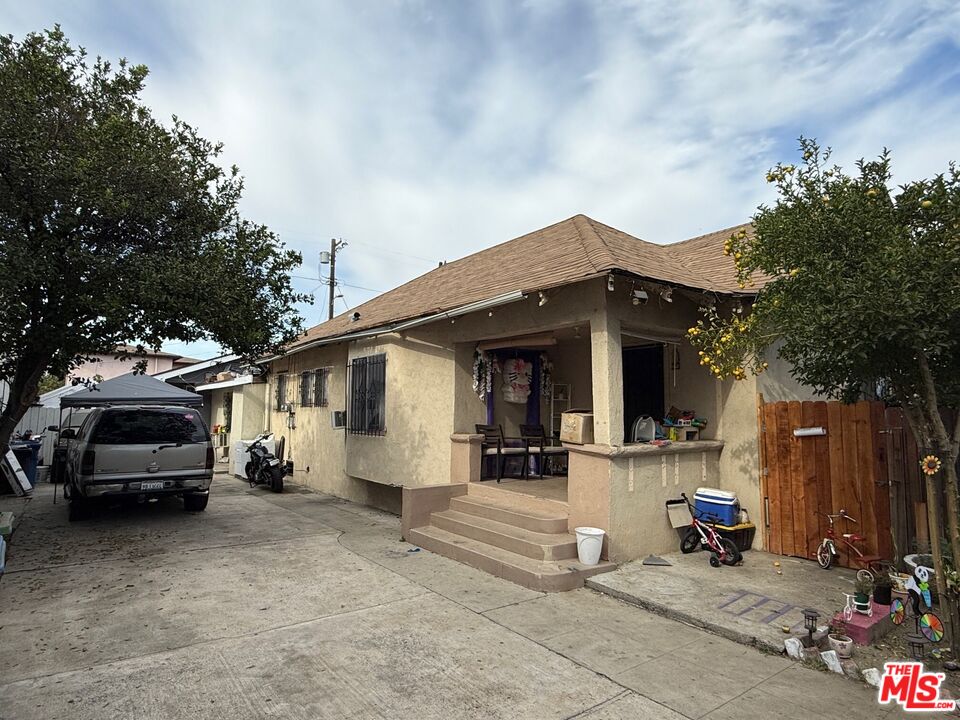 3207 N Figueroa St