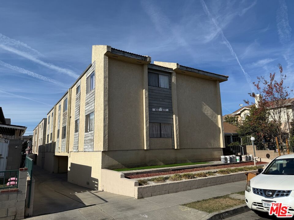 425 N Moore Ave Unit: A