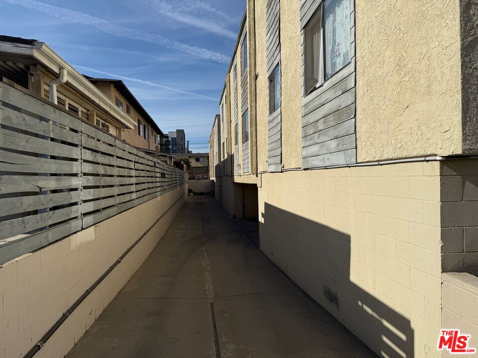 425 N Moore Ave Unit: A