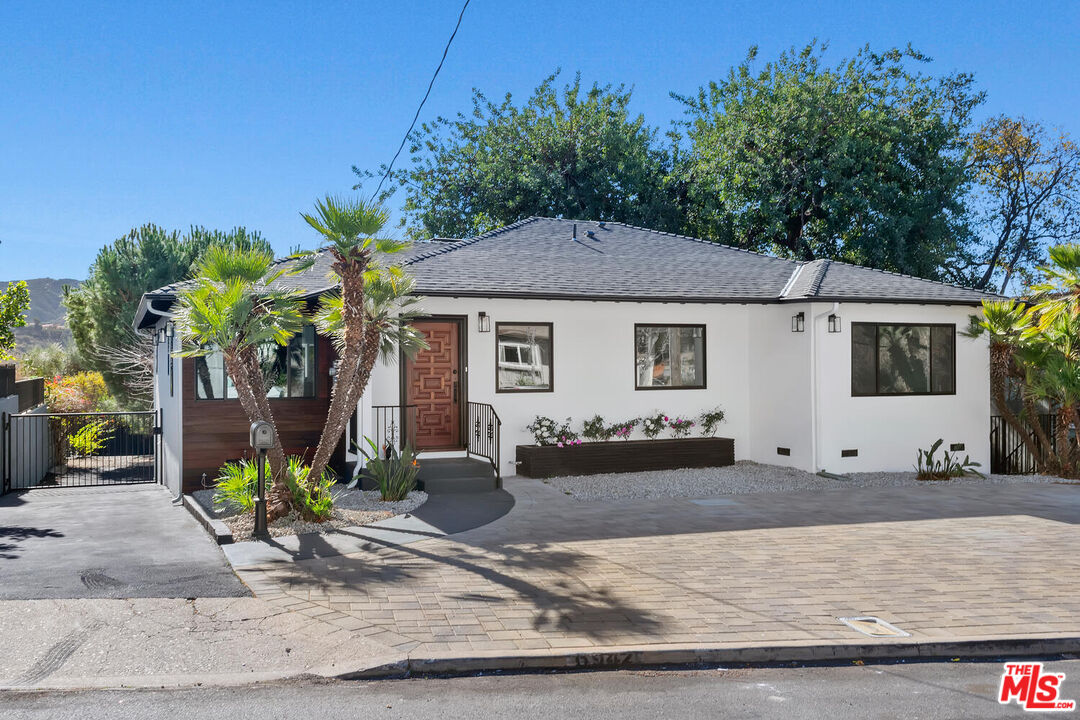 6942 Day St