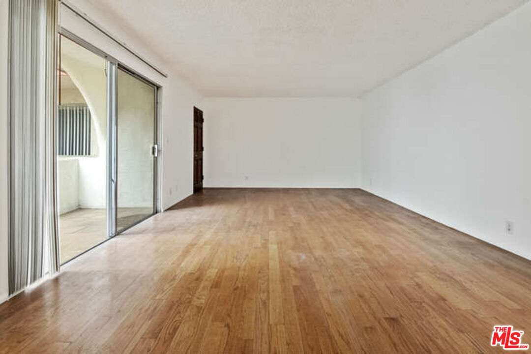 1146 E Lexington Dr Unit: 17-202