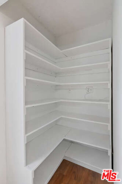 1146 E Lexington Dr Unit: 17-202