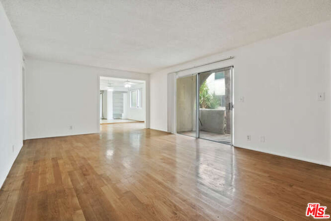 1146 E Lexington Dr Unit: 17-202