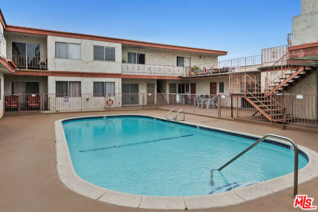 1146 E Lexington Dr Unit: 17-202
