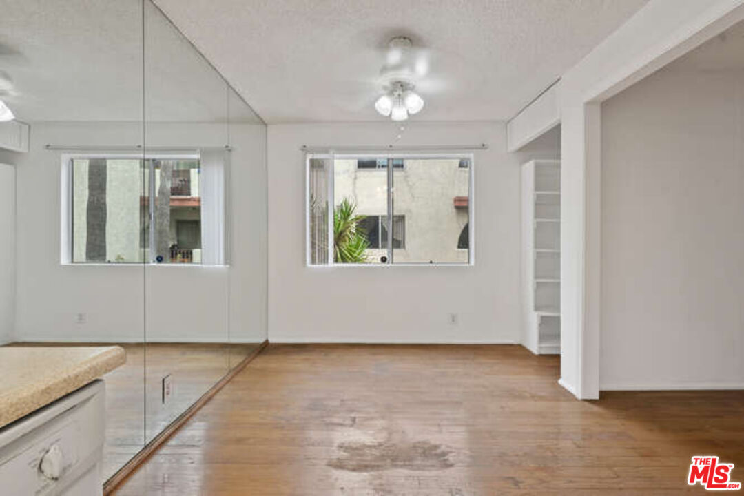 1146 E Lexington Dr Unit: 17-202