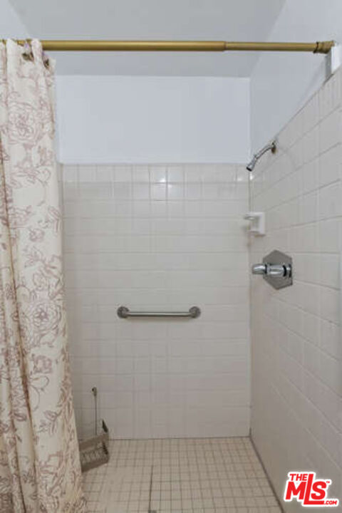 1146 E Lexington Dr Unit: 17-202