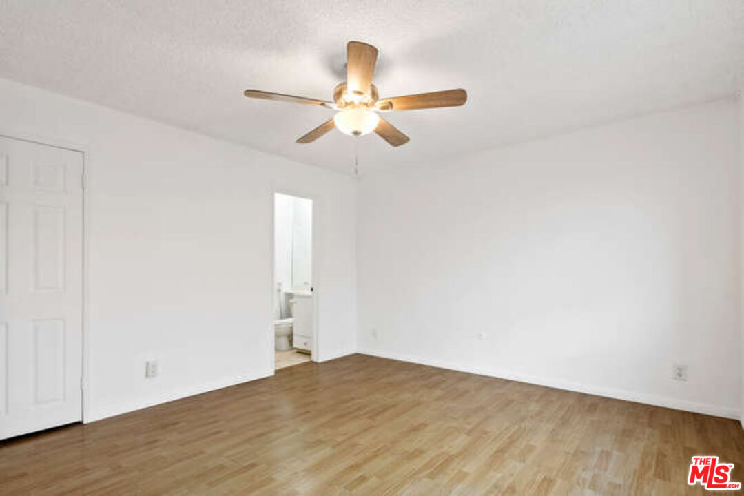 1146 E Lexington Dr Unit: 17-202