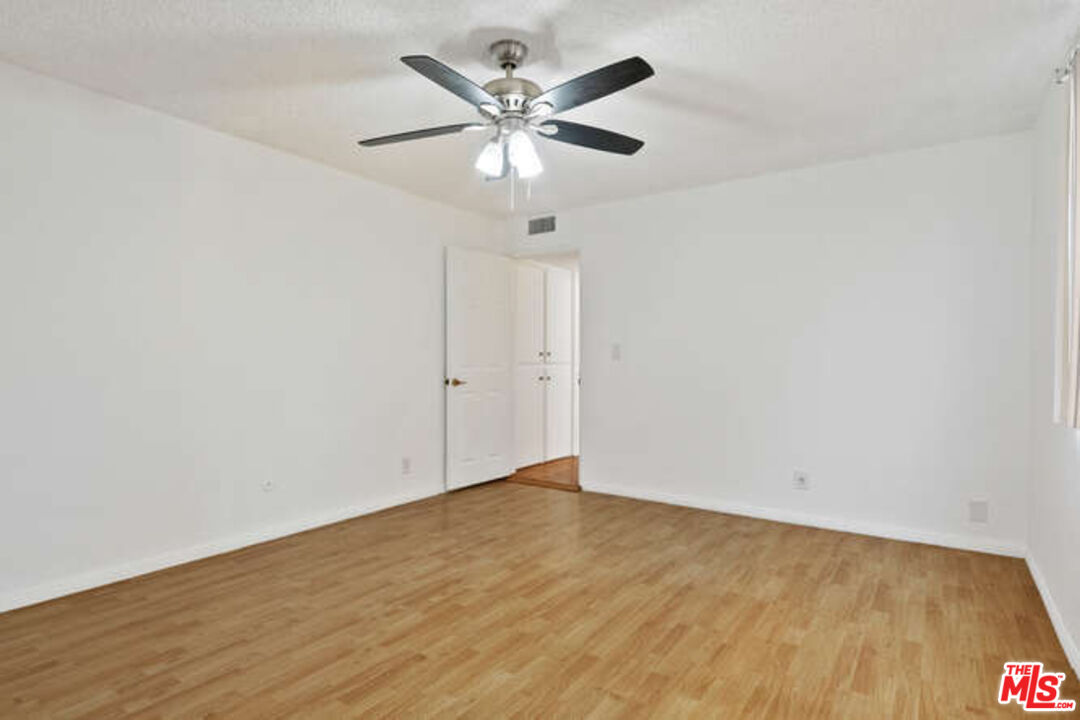 1146 E Lexington Dr Unit: 17-202