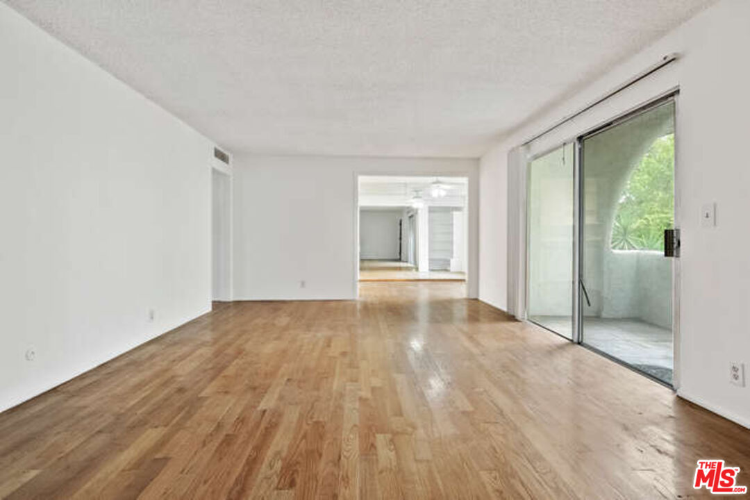 1146 E Lexington Dr Unit: 17-202