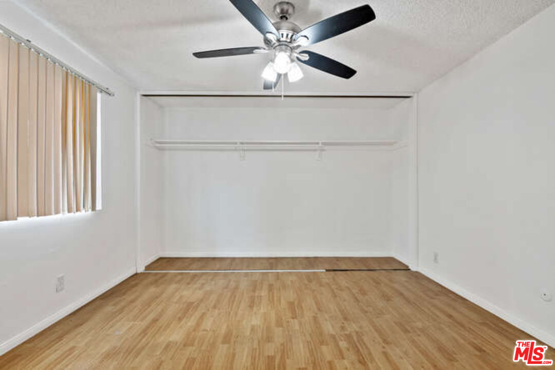 1146 E Lexington Dr Unit: 17-202