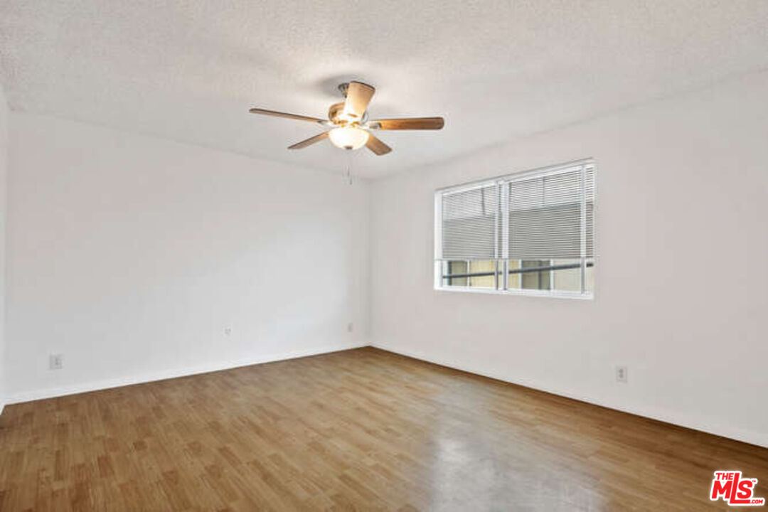 1146 E Lexington Dr Unit: 17-202