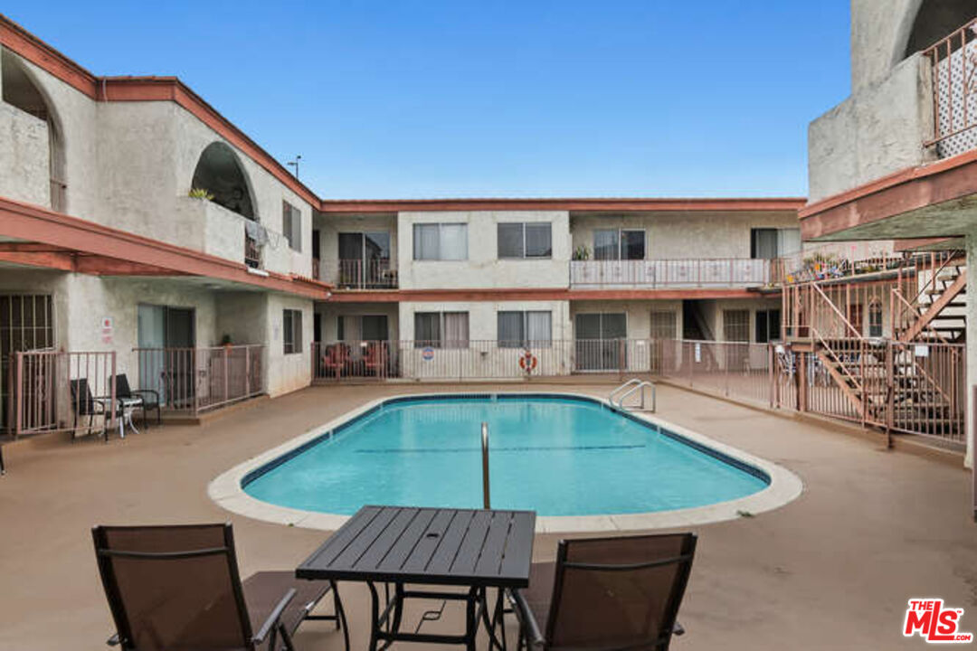 1146 E Lexington Dr Unit: 17-202