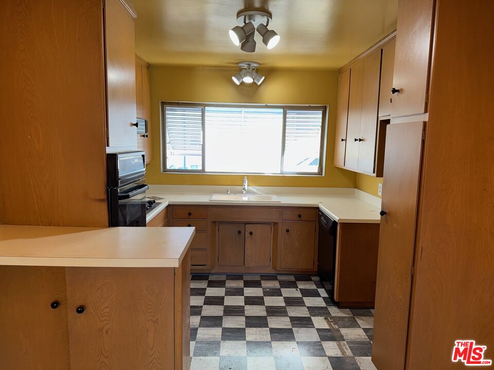 1901 Peyton Ave Unit: R