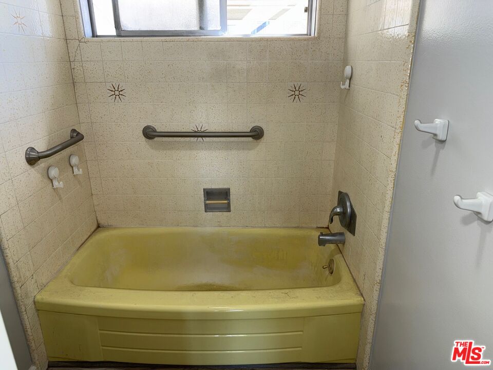 1901 Peyton Ave Unit: R