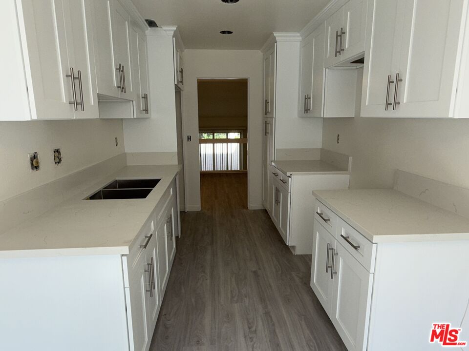 22239 Erwin St
