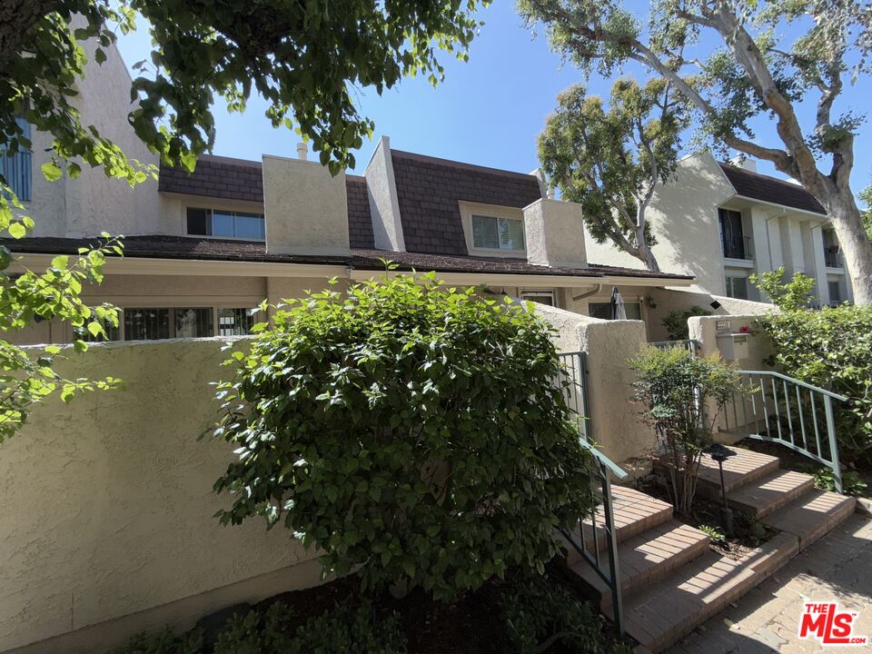 22239 Erwin St