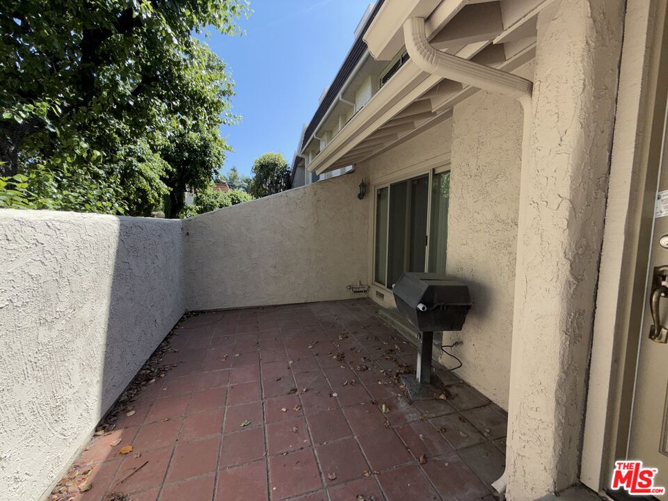 22239 Erwin St