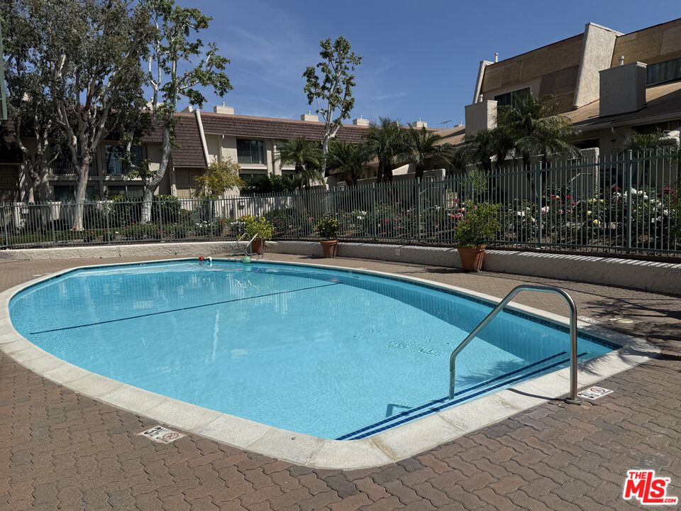 22239 Erwin St