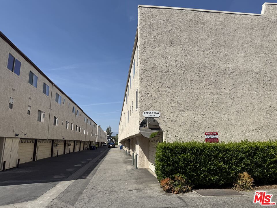 22239 Erwin St