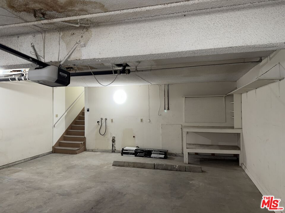 22239 Erwin St