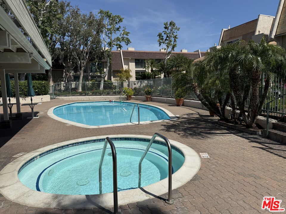 22239 Erwin St