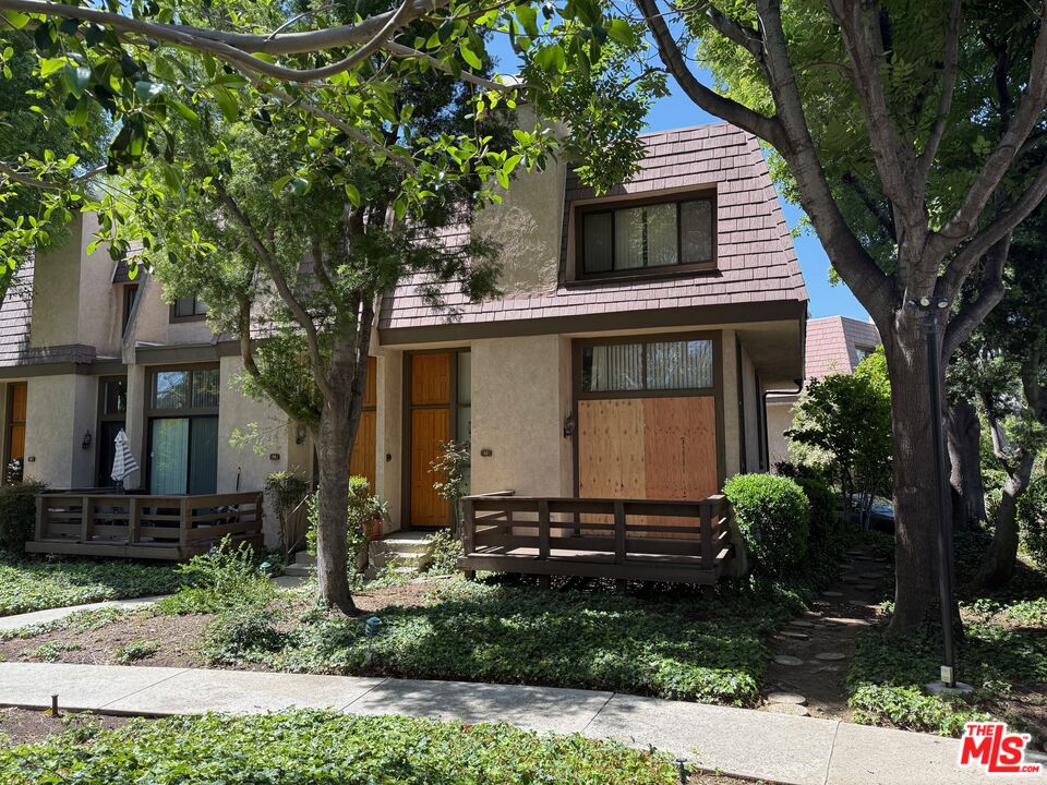 9000 Vanalden Ave Unit: 117