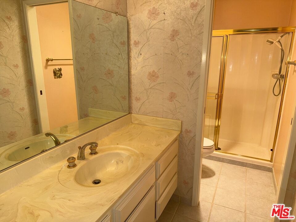 9000 Vanalden Ave Unit: 117